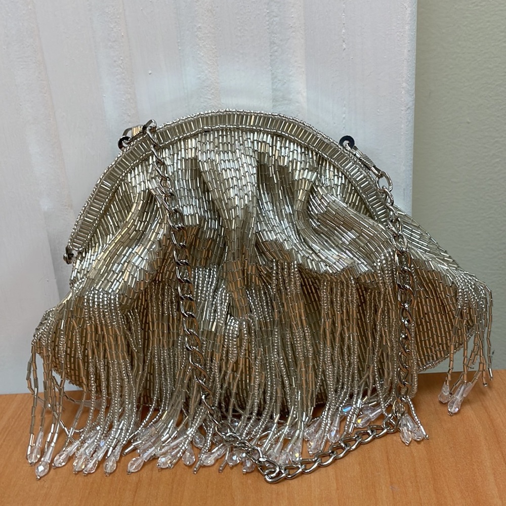 New Women’s Zhuu Claudia Clutch From Anthropologie!!🔥🔥🔥 - Picture 13 of 16